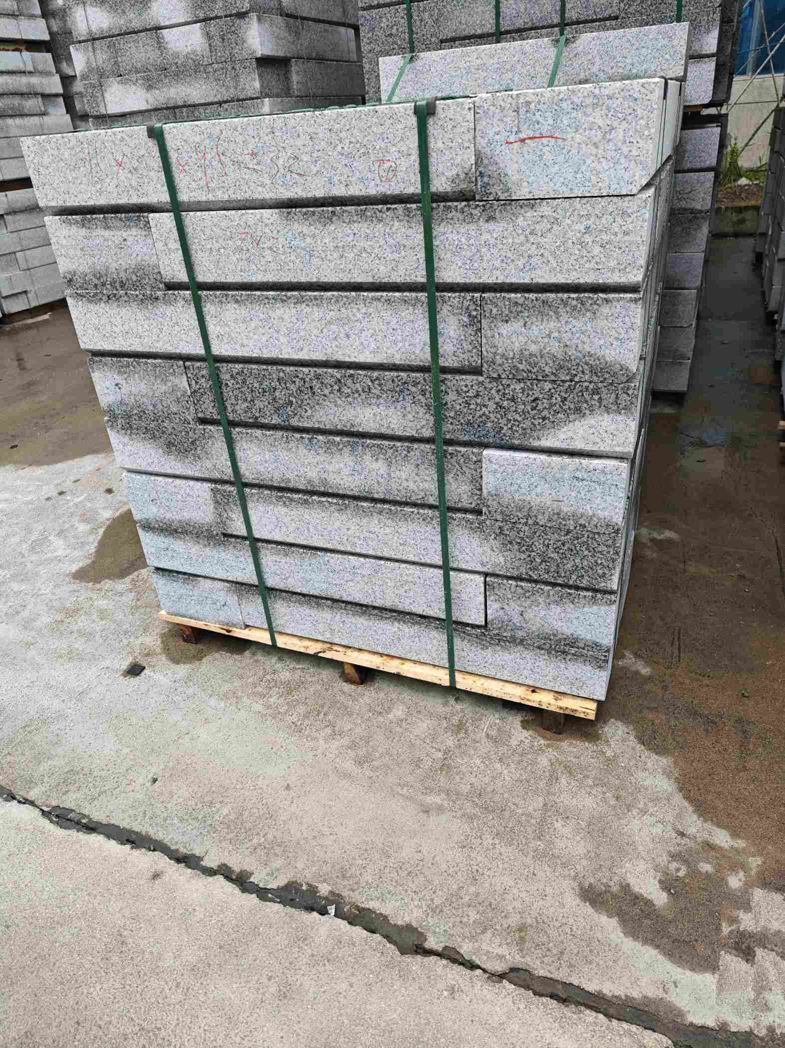 北海芙蓉白路牙石，马路牙子